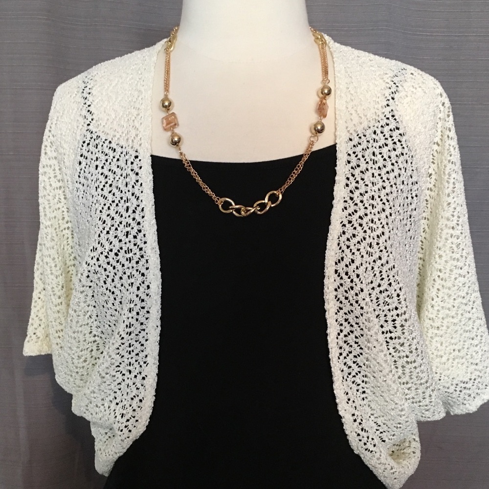 ❤️HP❤️Cream Dressy Lacy Coverup/Jacket